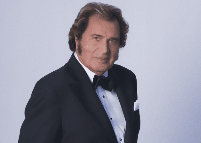 Engelbert Humperdinck 2017 cr Craig Sotres billboard 1548