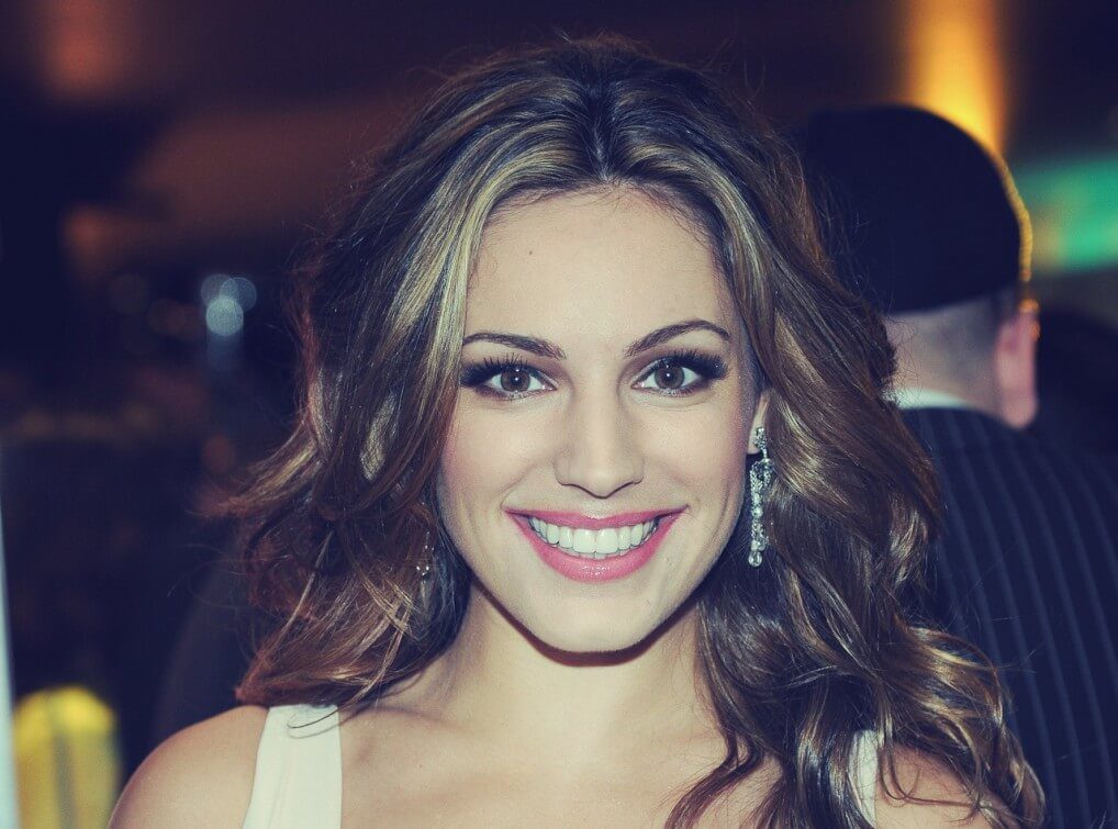 Kelly Brook effected 1018x755