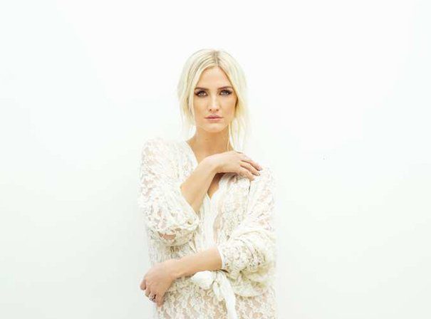 Ashlee Simpson Ross MN2S
