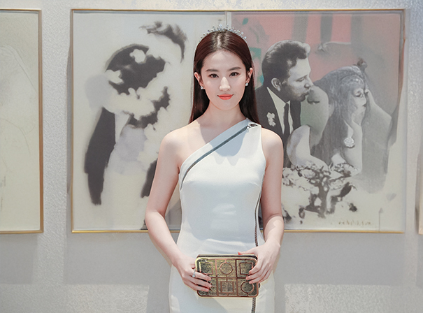 Yifei Liu