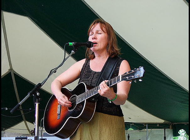 Iris Dement